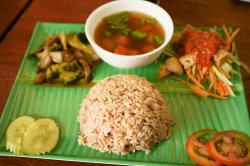 A simple veggie fare for lunch...not really Cambodian, but delicious!