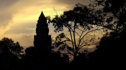 Sunset phnom penh palace